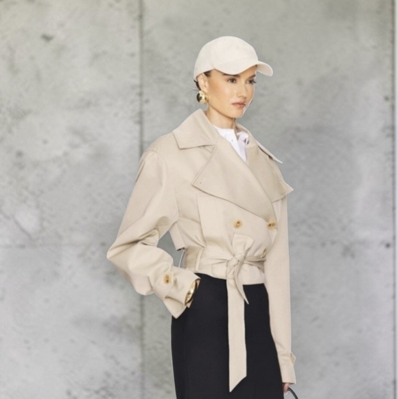 Cropped Oversized Beige Trench Coat - Picture 4 of 16